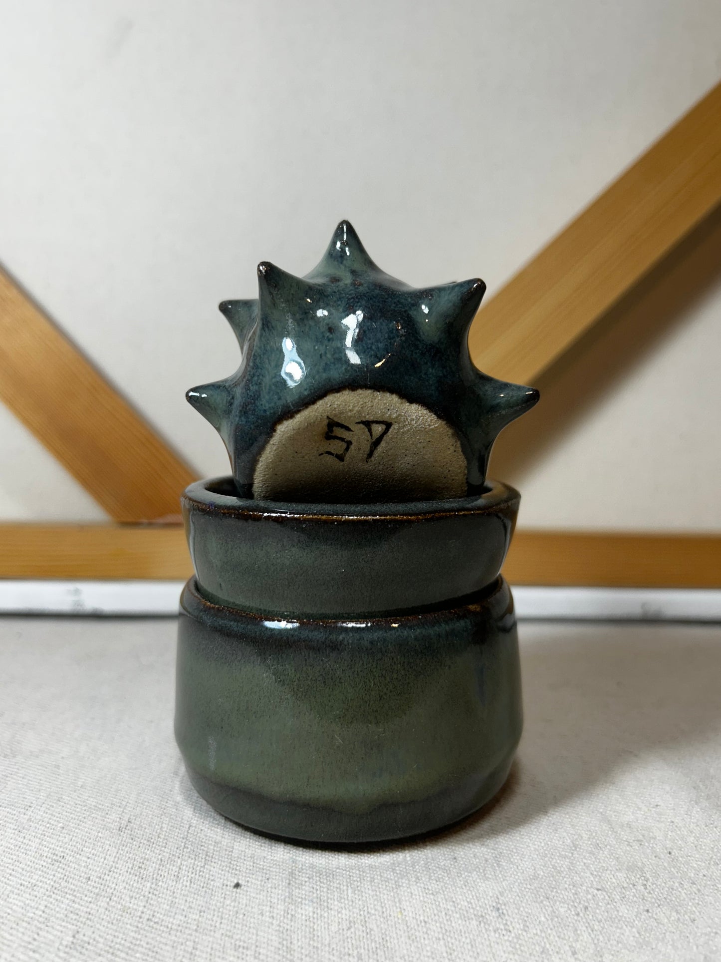 Dis-A-Point, Ceramic Figure Stack