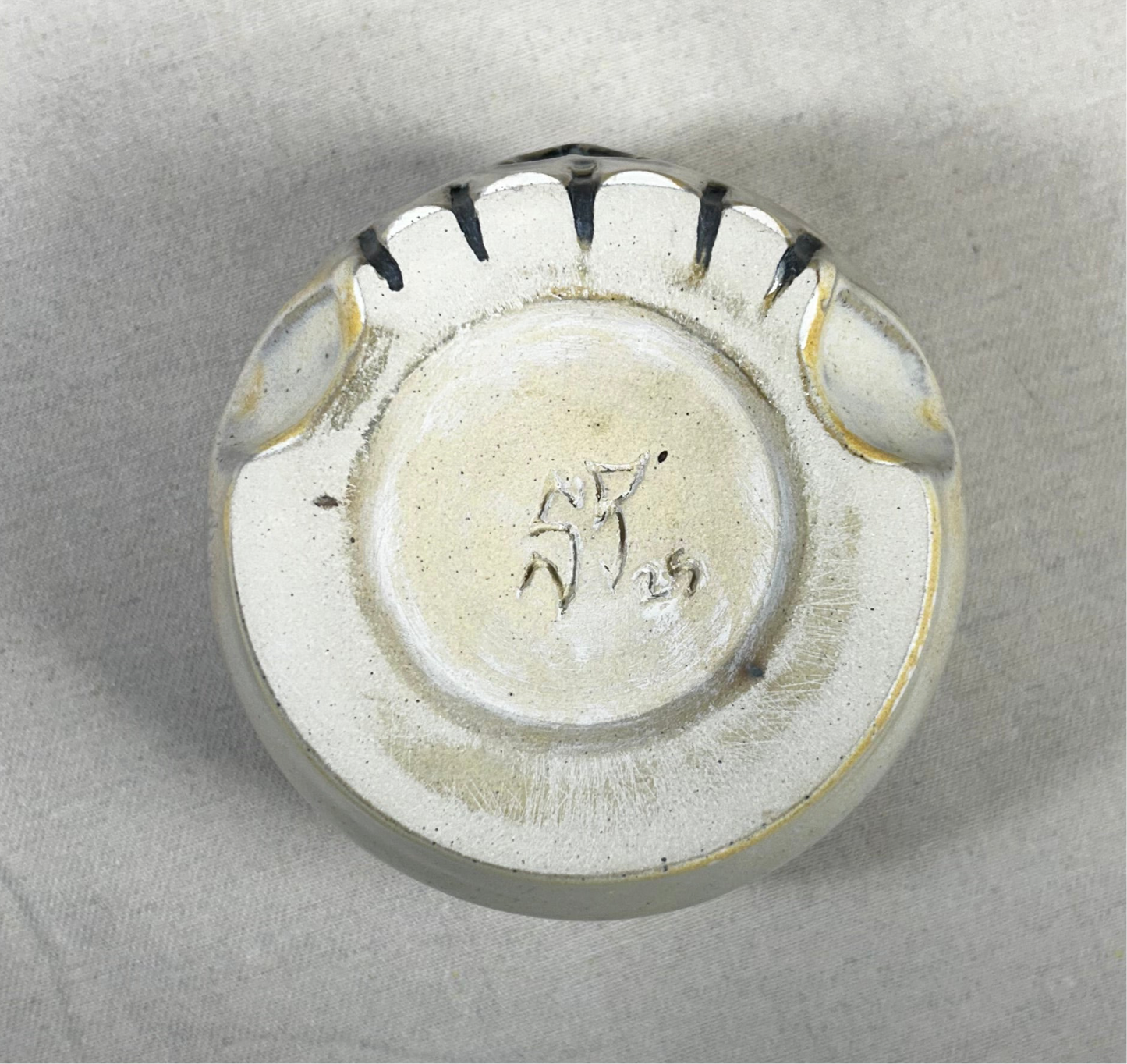 Ash-pot skull (Honey)