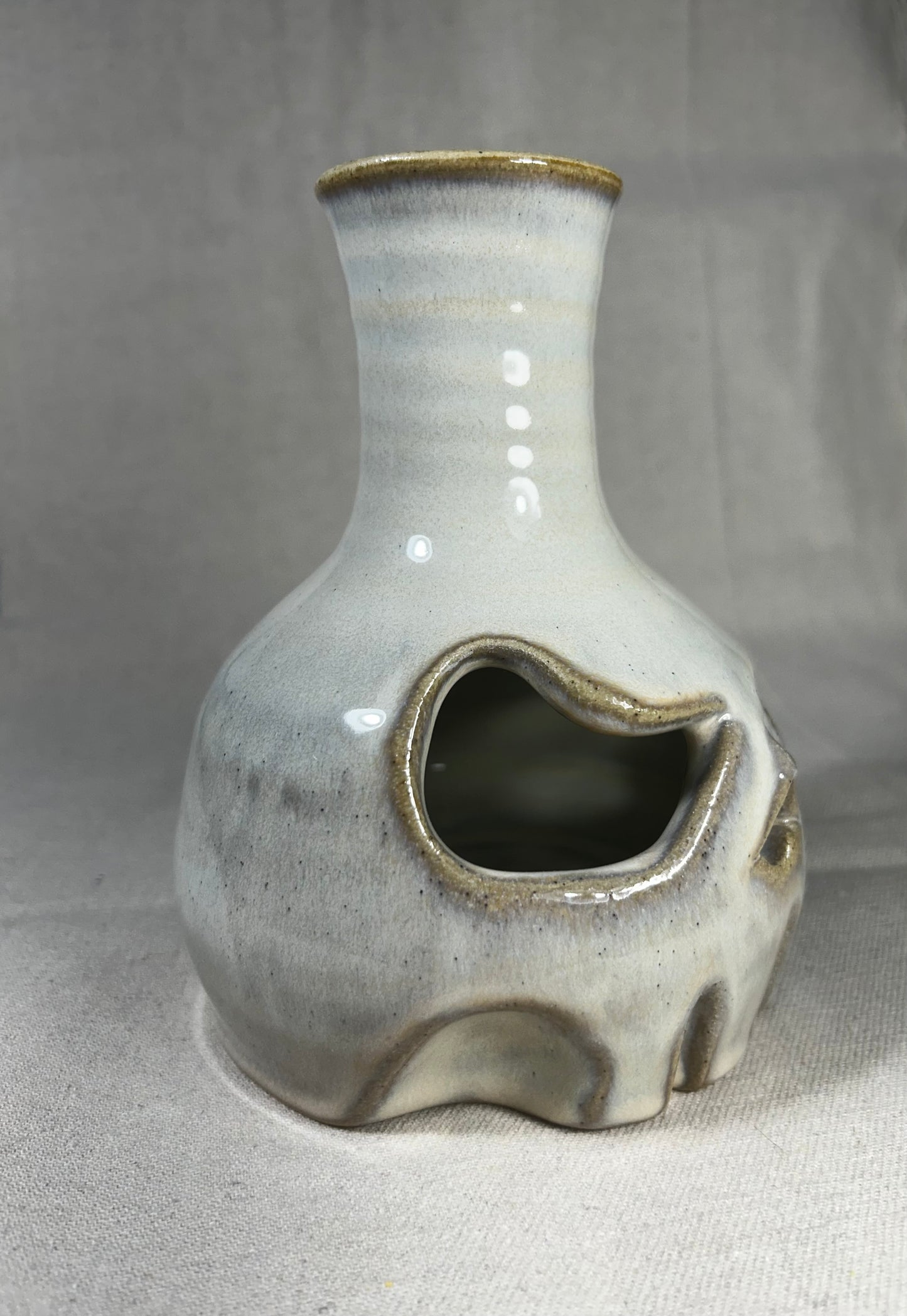 Bottle top skull (Opal)