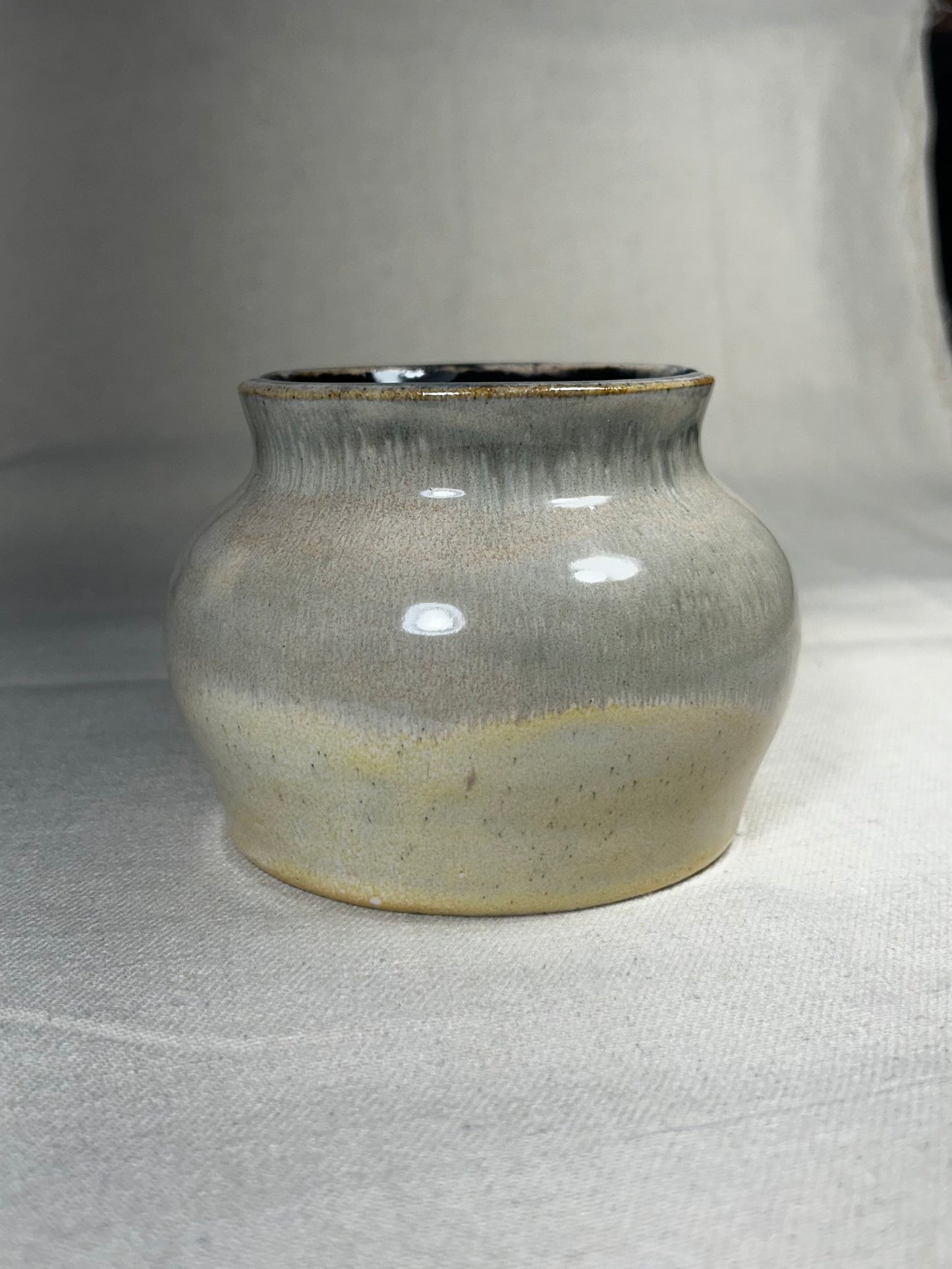 Ash-pot skull (Honey)