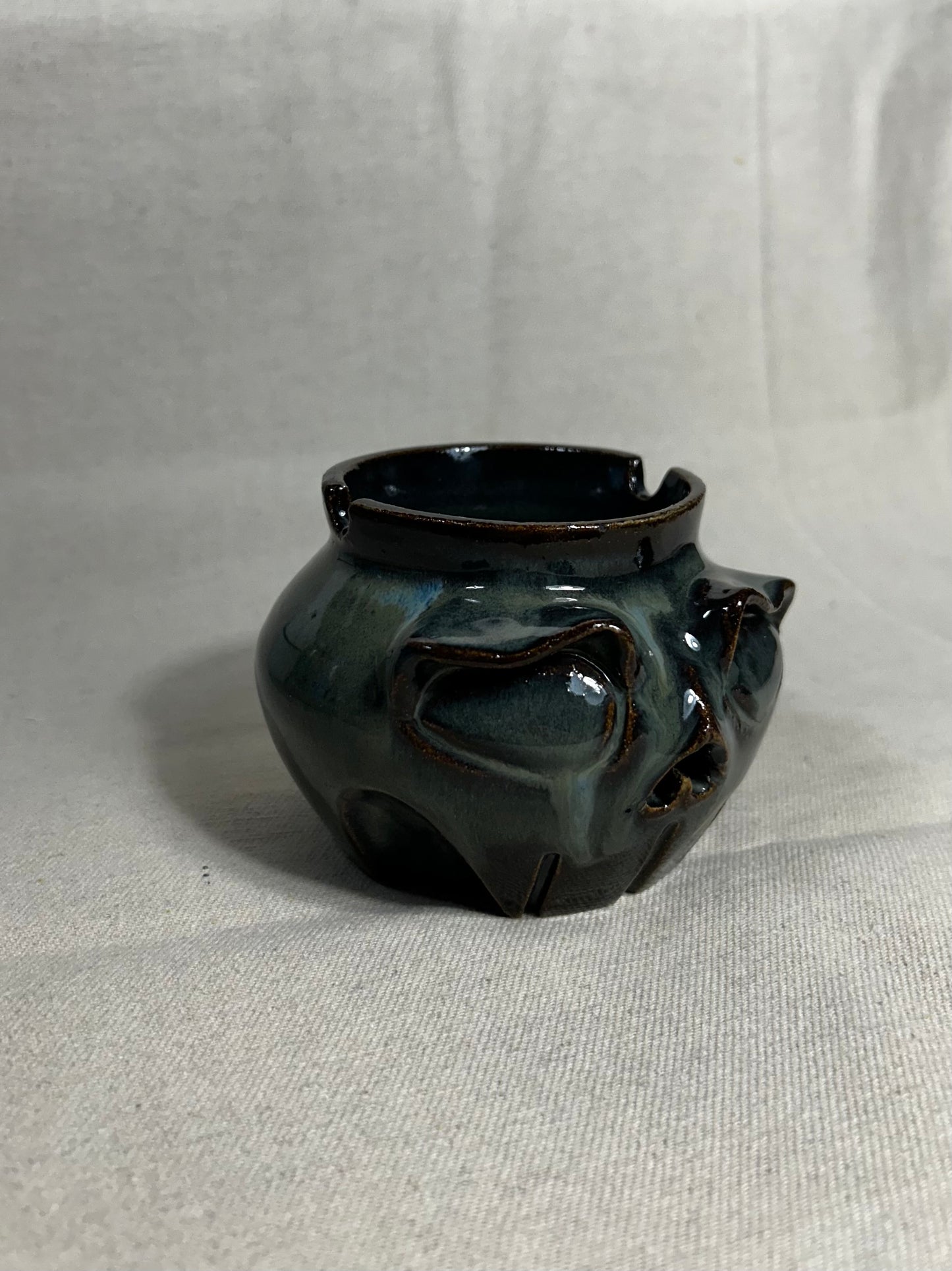Ash-pot skull (Float)