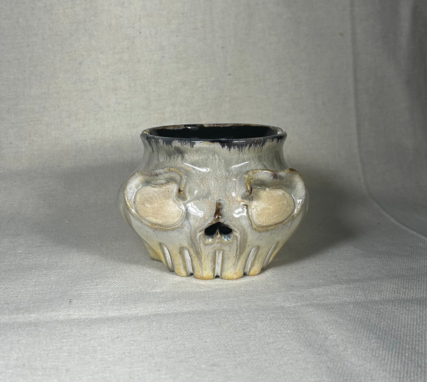 Ash-pot skull (Woney)