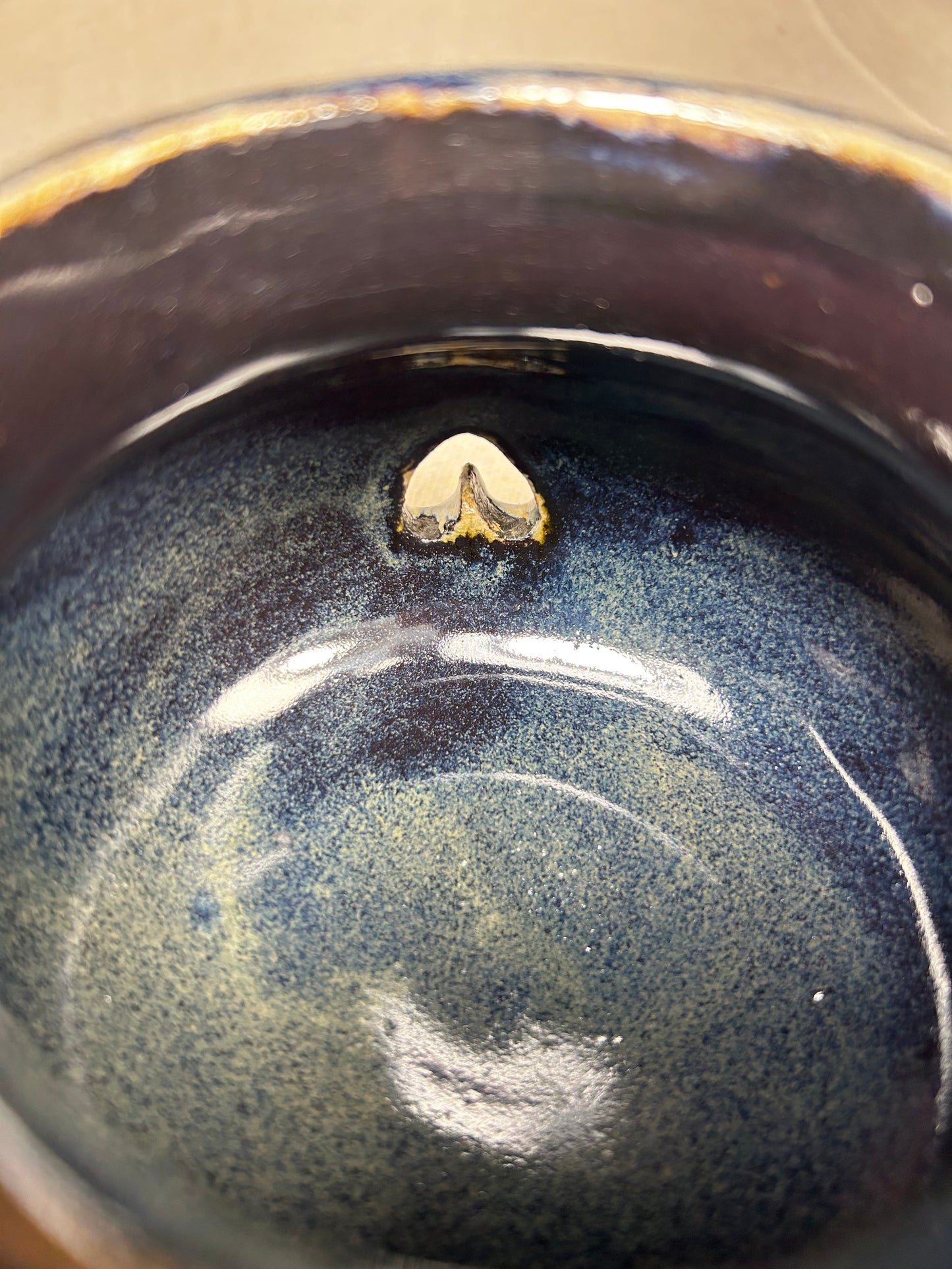 Ash-pot skull (Honey)