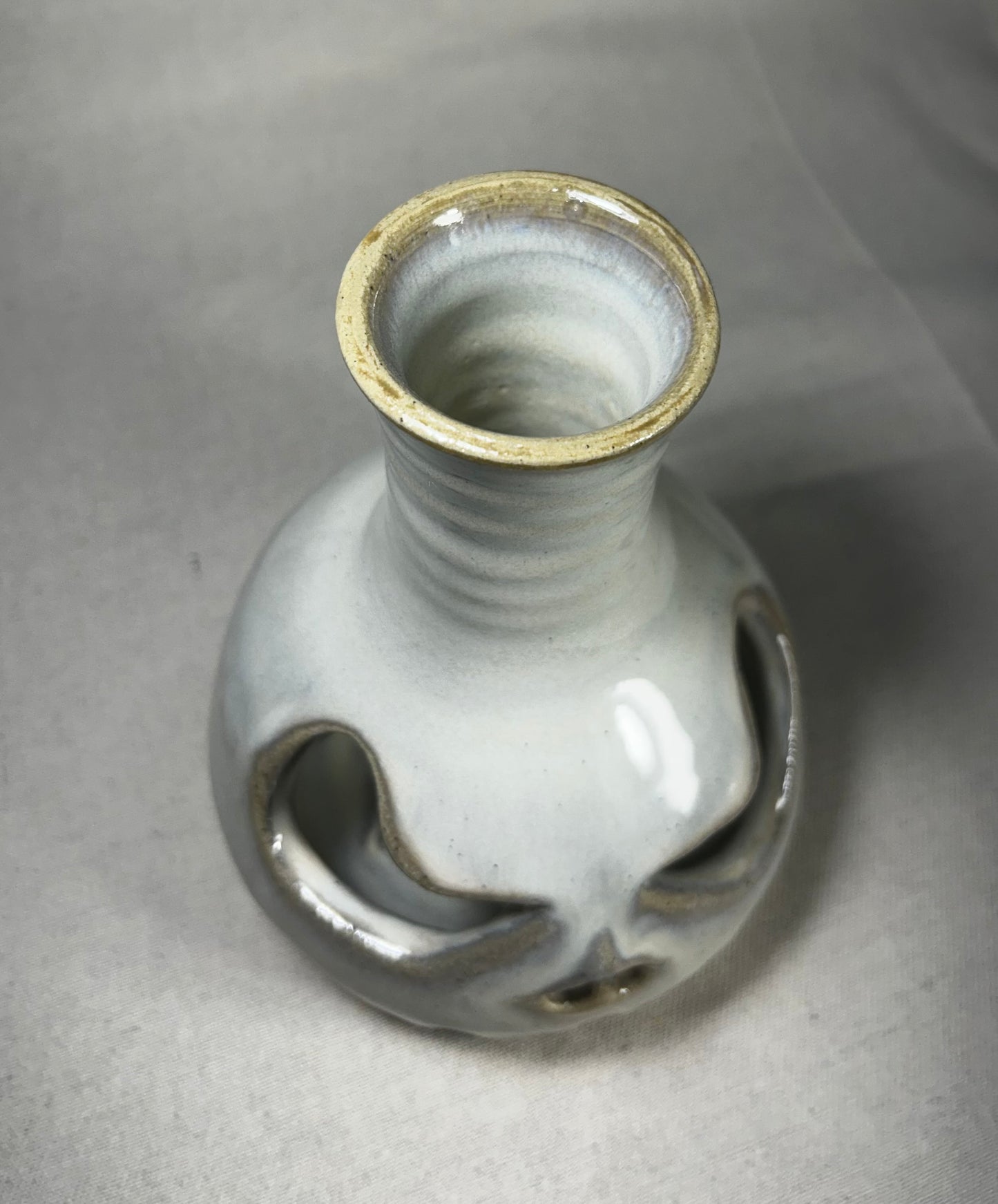 Bottle top skull (Opal)