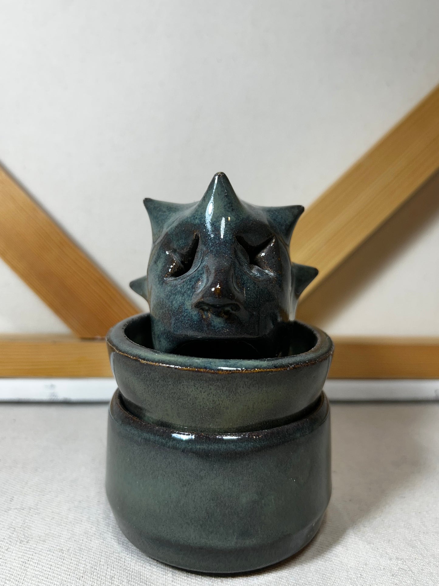 Dis-A-Point, Ceramic Figure Stack